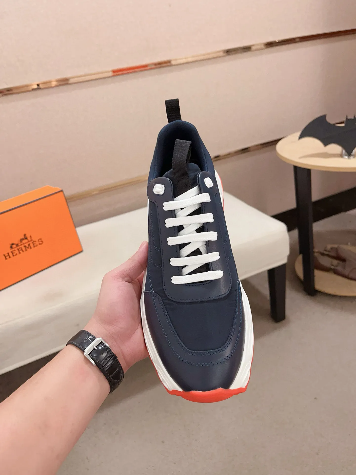 Factory price: 460💰《HERMES》【Classic Original Version】Hermès; Top 🔝 Purchasing Agency 🔍🔍 Men's latest 🇺🇸 counters are on sale simultaneously, original imported from Italy ▲▲First-layer cowhide ▲▲ (high-end, extravagance and class) times) Exquisite workmanship (Italian 🇮🇹Imported water-dyed 🐂cowhide lining) sole: Original sole provided by the original factory, ⚠️exclusive double-layer activity·TPR·rubber·combined molded outsole; super comfortable·wear-resistant·non-slip·environmental protection The real thing is more beautiful if you take the real thing (high quality, follow the order), you can enter and exit the counter at will * Number of yards: 38·39·40·41·42·43·44# (can be customized 45.)